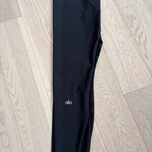 Black ALO 7/8 High-Waist Airlift Legging